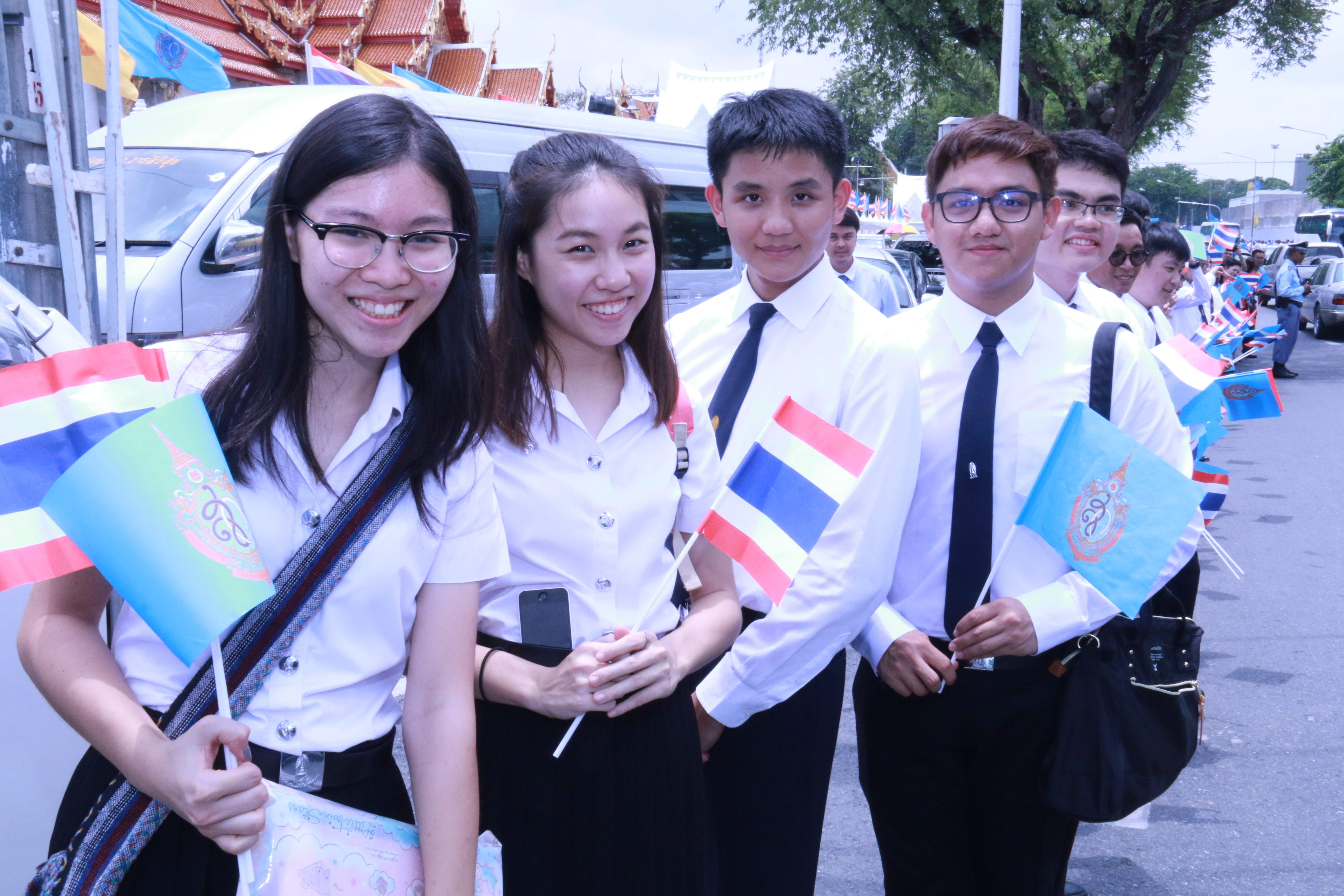คณะผู้บริหาร คณาจารย์ บุคลากร นักศึกษาและนักเรียน วิทยาลัยเทคโนโลยีจิตรลดาและโรงเรียนจิตรลดา เฝ้าทูลละอองธุลีพระบาทรับเสด็จ สมเด็จพระนางเจ้า ฯ พระบรมราชินีนาถ — 2 พฤษภาคม 2025 — สถาบันเทคโนโลยีจิตรลดา CDTI