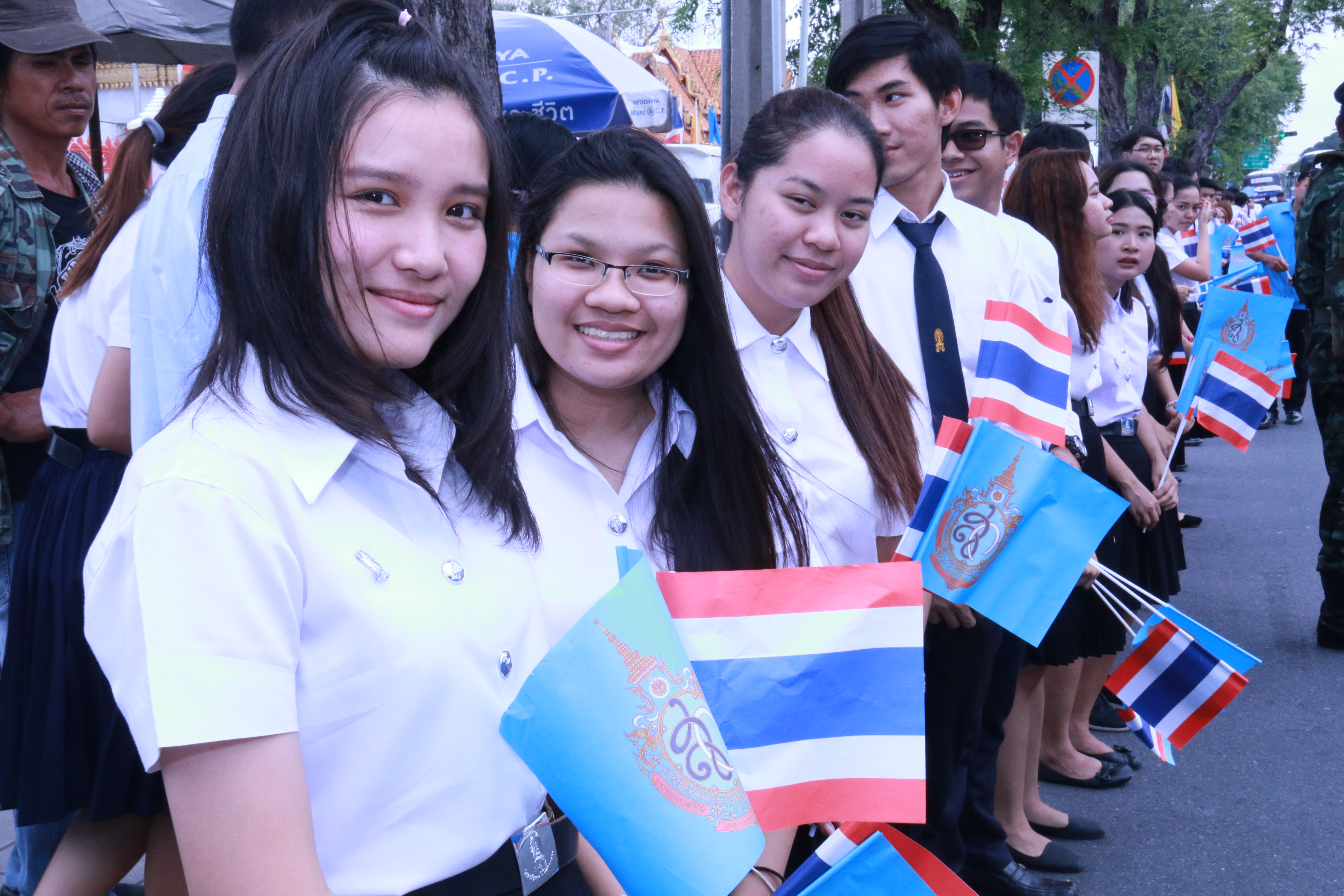 คณะผู้บริหาร คณาจารย์ บุคลากร นักศึกษาและนักเรียน วิทยาลัยเทคโนโลยีจิตรลดาและโรงเรียนจิตรลดา เฝ้าทูลละอองธุลีพระบาทรับเสด็จ สมเด็จพระนางเจ้า ฯ พระบรมราชินีนาถ — 2 พฤษภาคม 2025 — สถาบันเทคโนโลยีจิตรลดา CDTI