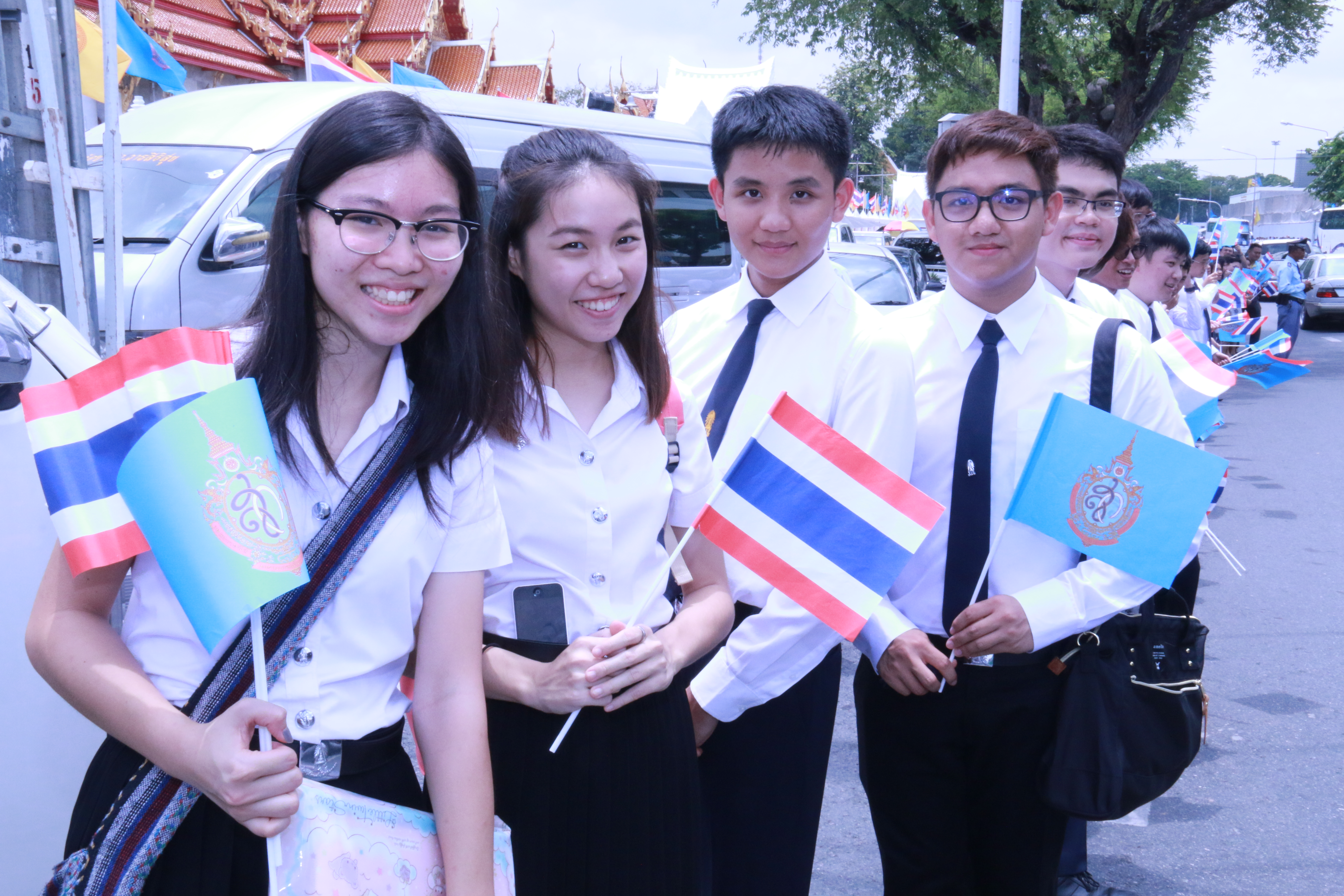 คณะผู้บริหาร คณาจารย์ บุคลากร นักศึกษาและนักเรียน วิทยาลัยเทคโนโลยีจิตรลดาและโรงเรียนจิตรลดา เฝ้าทูลละอองธุลีพระบาทรับเสด็จ สมเด็จพระนางเจ้า ฯ พระบรมราชินีนาถ — 2 พฤษภาคม 2025 — สถาบันเทคโนโลยีจิตรลดา CDTI