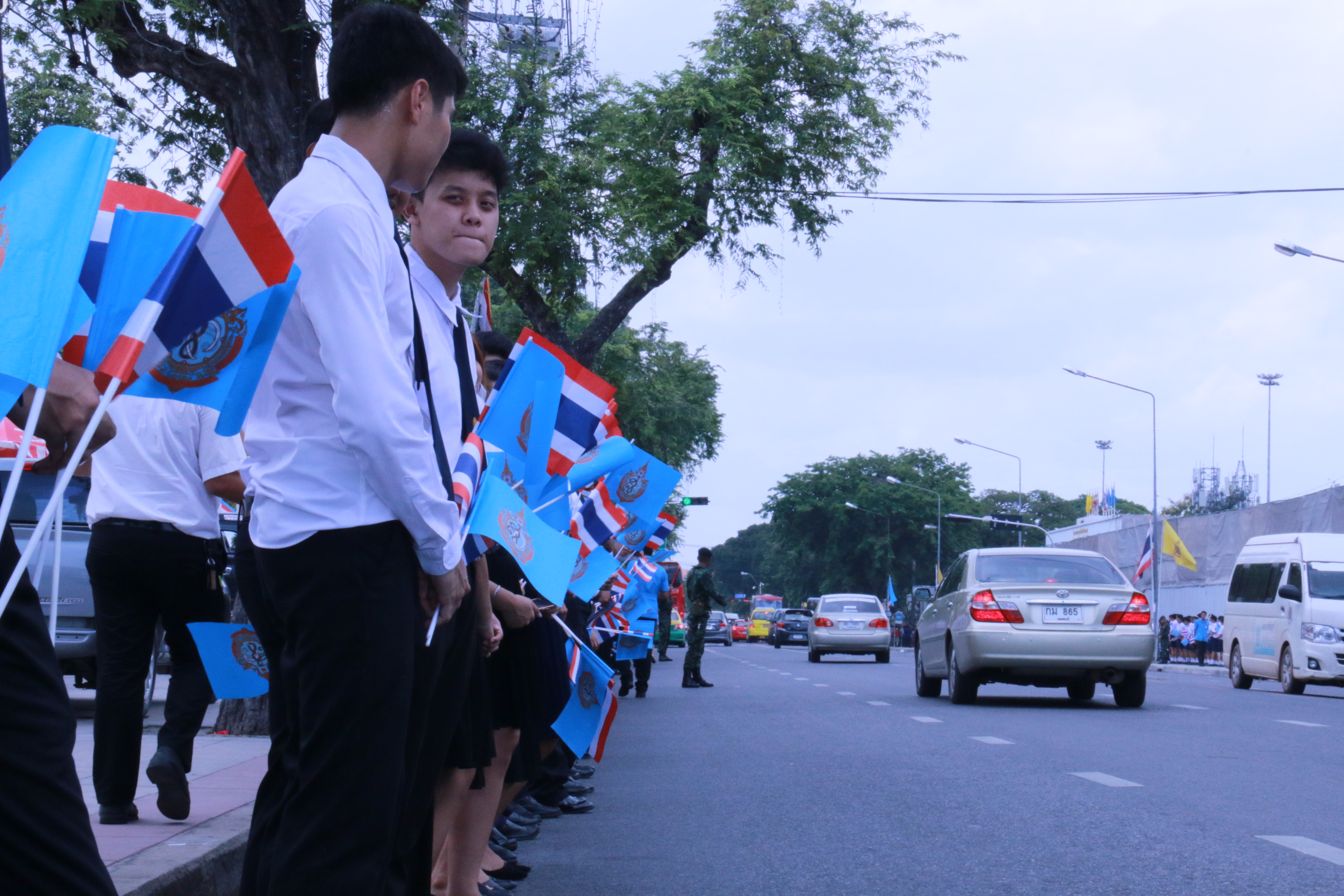 คณะผู้บริหาร คณาจารย์ บุคลากร นักศึกษาและนักเรียน วิทยาลัยเทคโนโลยีจิตรลดาและโรงเรียนจิตรลดา เฝ้าทูลละอองธุลีพระบาทรับเสด็จ สมเด็จพระนางเจ้า ฯ พระบรมราชินีนาถ — 2 พฤษภาคม 2025 — สถาบันเทคโนโลยีจิตรลดา CDTI