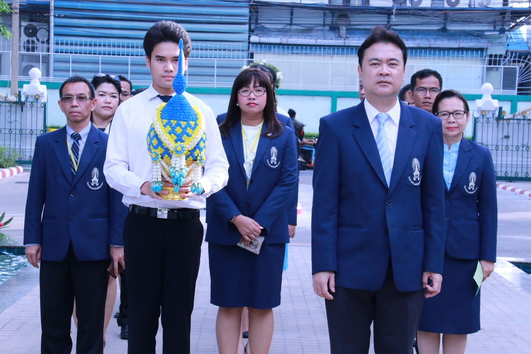 วางพานพุ่มถวายราชสักการะพระบรมราชานุสาวรีย์พระบาทสมเด็จพระจอมเกล้าเจ้าอยู่หัว — 2 พฤษภาคม 2025 — สถาบันเทคโนโลยีจิตรลดา CDTI