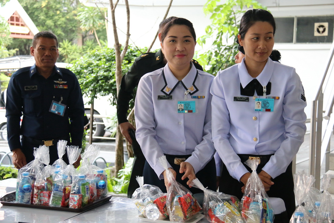 ทำบุญตักบาตร ข้าวสาร อาหารแห้ง พระสงฆ์ ๙ รูป — 25 เมษายน 2025 — สถาบันเทคโนโลยีจิตรลดา CDTI