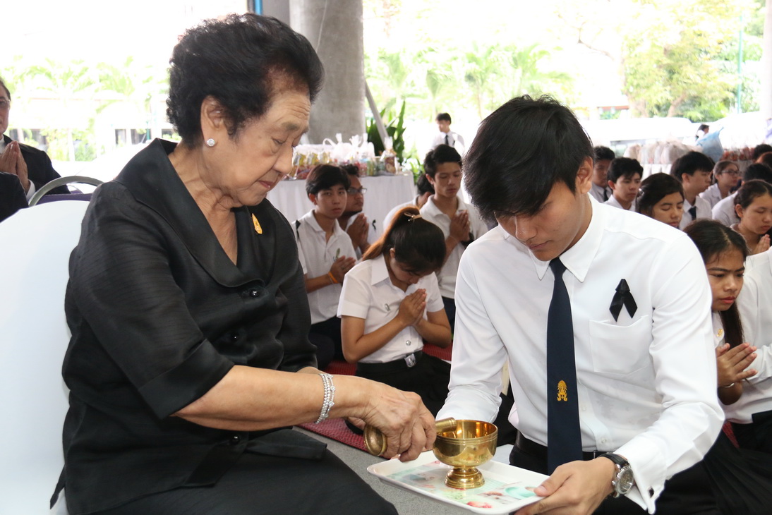 ทำบุญตักบาตร ข้าวสาร อาหารแห้ง พระสงฆ์ ๙ รูป — 25 เมษายน 2025 — สถาบันเทคโนโลยีจิตรลดา CDTI