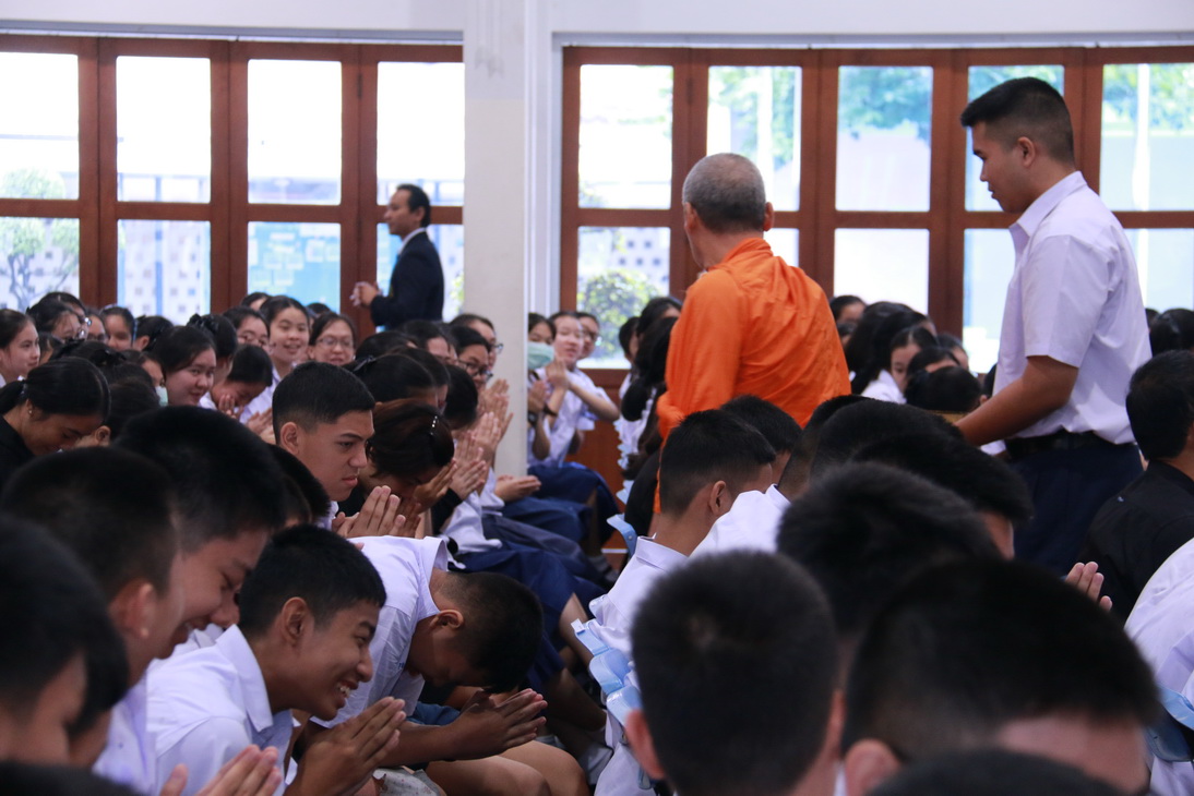 ทำบุญถวายสังฆทานเนื่องในโอกาสวันคล้ายวันเกิดโรงเรียนจิตรลดา — 13 พฤษภาคม 2025 — สถาบันเทคโนโลยีจิตรลดา CDTI