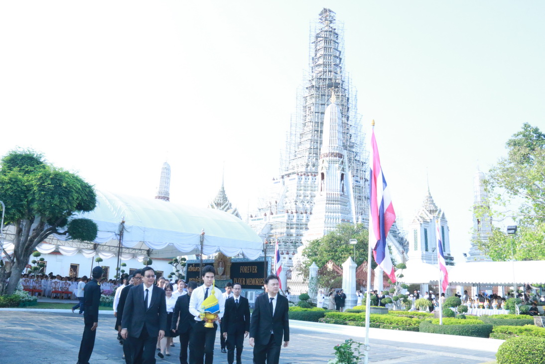 กิจกรรมวางพานพุ่มถวายราชสักการะพระบรมราชานุสาวรีย์ — 2 พฤษภาคม 2025 — สถาบันเทคโนโลยีจิตรลดา CDTI