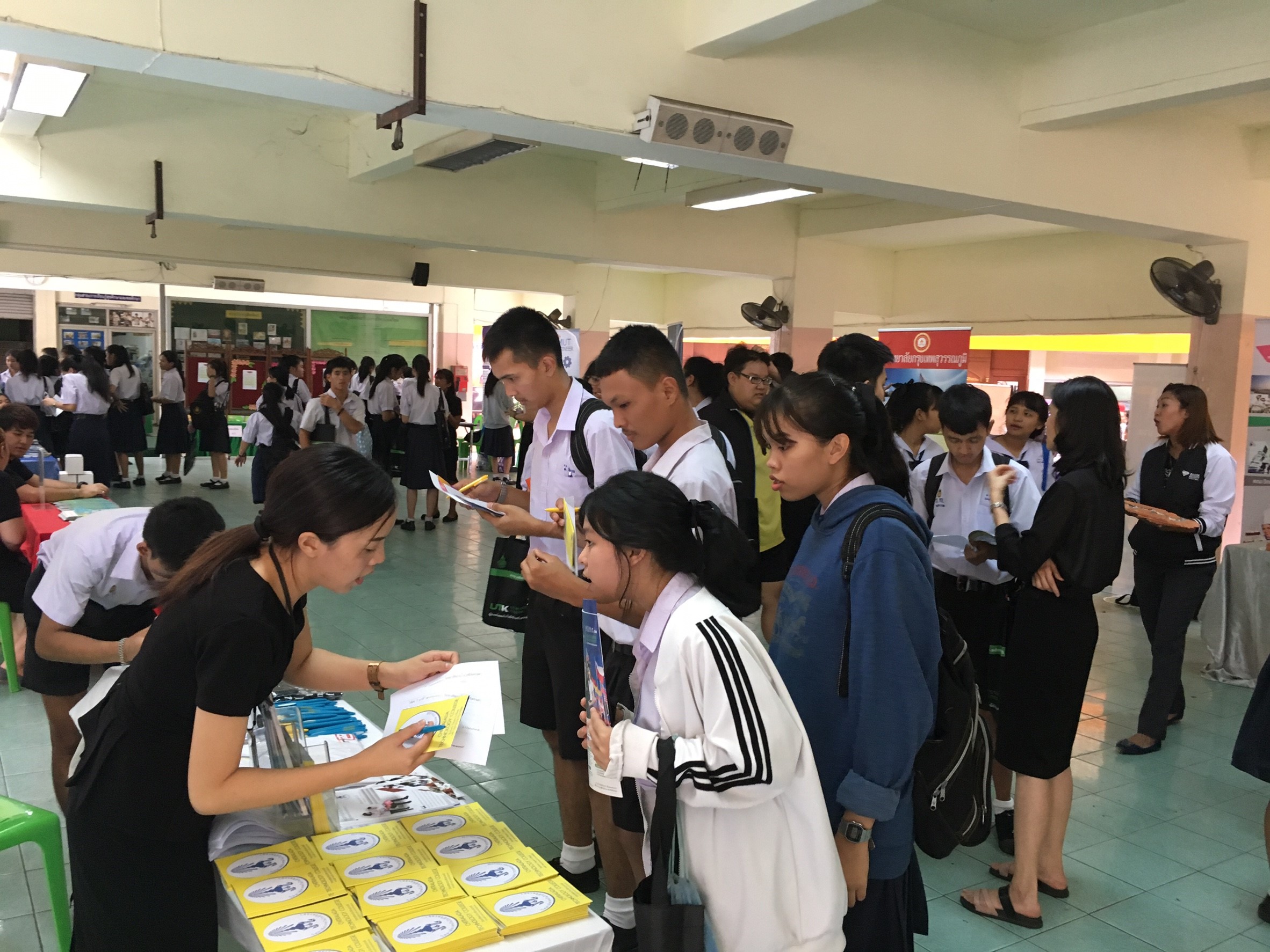 แนะแนวการศึกษา โรงเรียนมัธยมวัดธาตุทอง — 21 พฤษภาคม 2025 — สถาบันเทคโนโลยีจิตรลดา CDTI