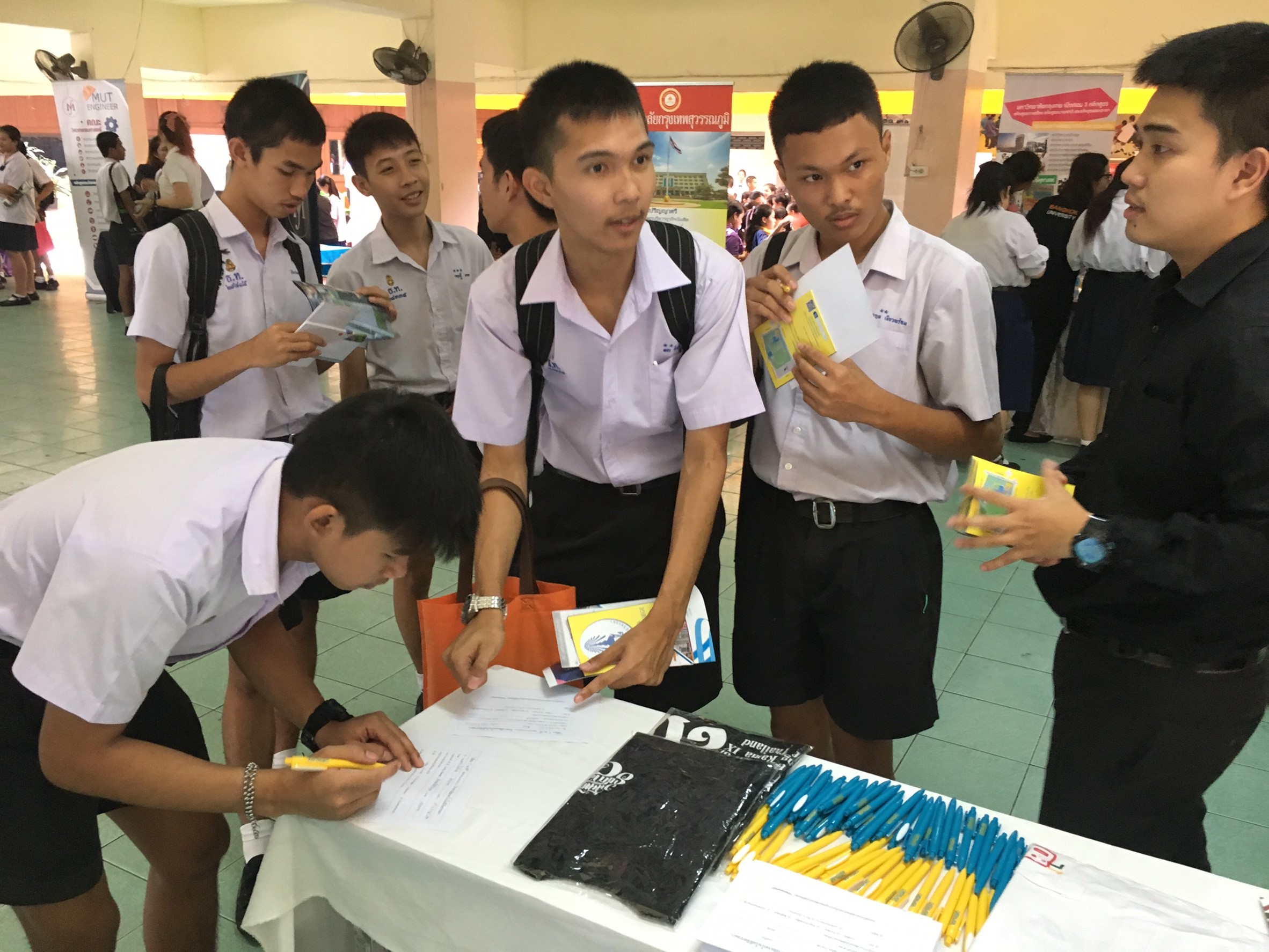 แนะแนวการศึกษา โรงเรียนมัธยมวัดธาตุทอง — 21 พฤษภาคม 2025 — สถาบันเทคโนโลยีจิตรลดา CDTI