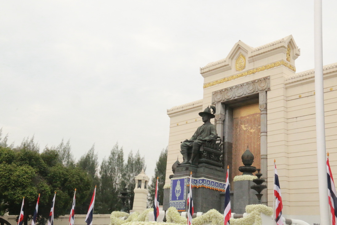 วางพานพุ่ม เนื่องในวันจักรี — 2 พฤษภาคม 2025 — สถาบันเทคโนโลยีจิตรลดา CDTI