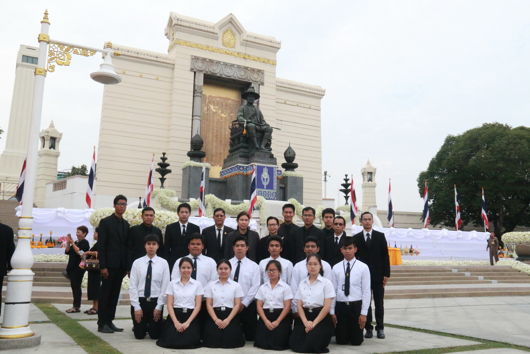 วางพานพุ่ม เนื่องในวันจักรี — 2 พฤษภาคม 2025 — สถาบันเทคโนโลยีจิตรลดา CDTI