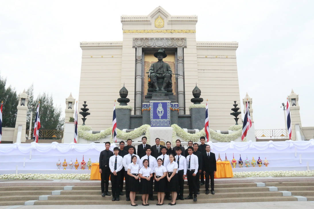 วางพานพุ่ม เนื่องในวันจักรี — 2 พฤษภาคม 2025 — สถาบันเทคโนโลยีจิตรลดา CDTI