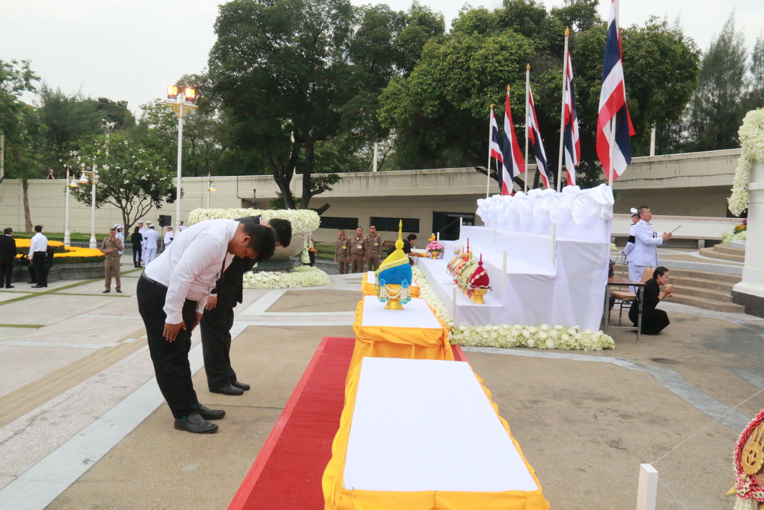 วางพานพุ่ม เนื่องในวันจักรี — 2 พฤษภาคม 2025 — สถาบันเทคโนโลยีจิตรลดา CDTI