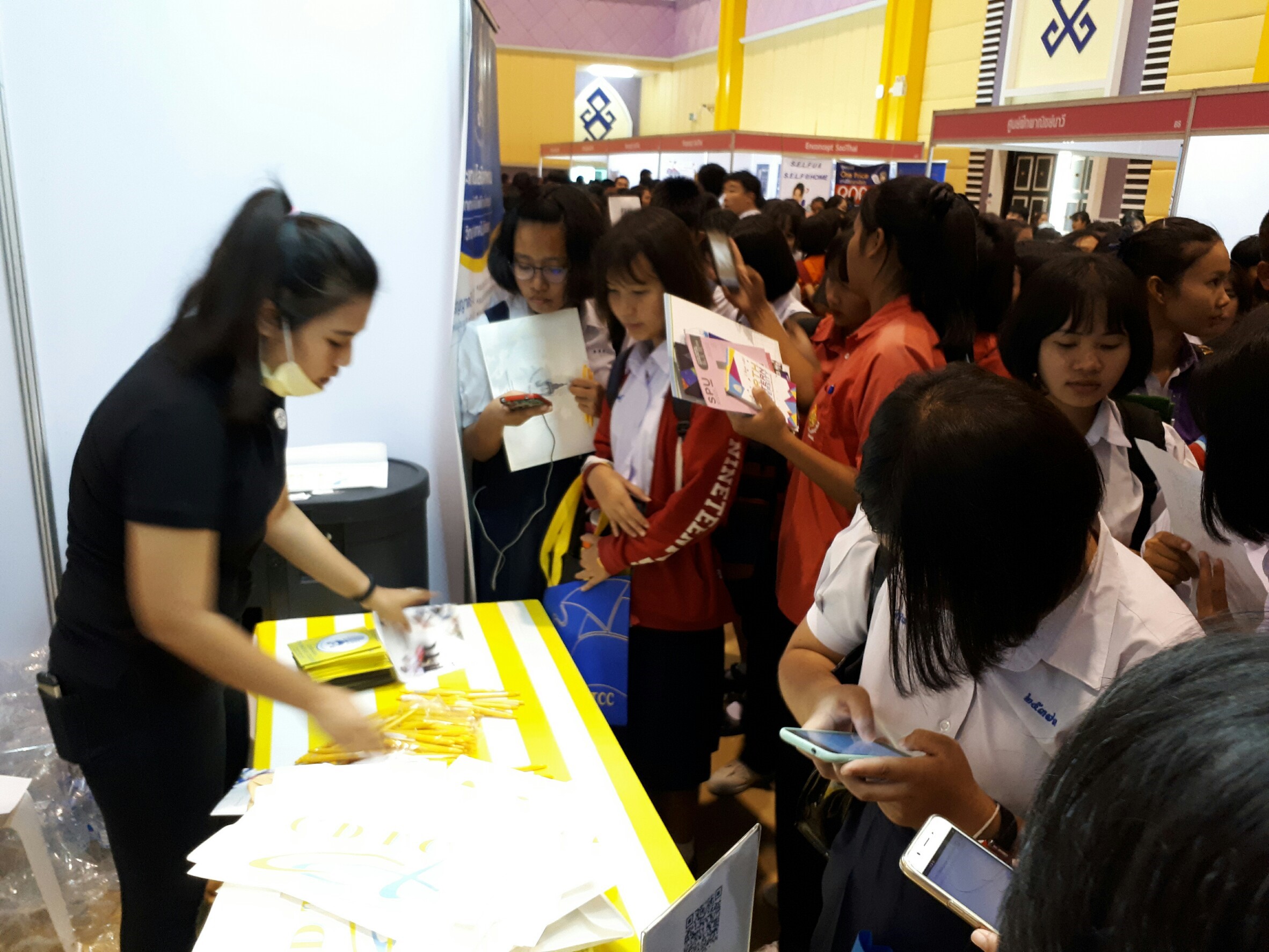 ตลาดนัดหลักสูตร มหาวิทยาลัยอุบลราชธานี — 2 พฤษภาคม 2025 — สถาบันเทคโนโลยีจิตรลดา CDTI