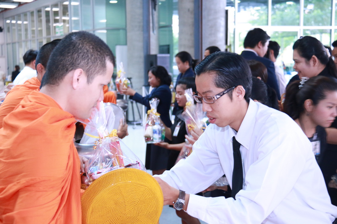 ร่วมทำบุญตักบาตรเพื่อถวายเป็นพระราชกุศล และพิธีถวายพระพรชัยมงคล — 2 พฤษภาคม 2025 — สถาบันเทคโนโลยีจิตรลดา CDTI