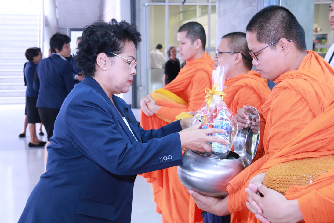 ร่วมทำบุญตักบาตรเพื่อถวายเป็นพระราชกุศล และพิธีถวายพระพรชัยมงคล — 2 พฤษภาคม 2025 — สถาบันเทคโนโลยีจิตรลดา CDTI