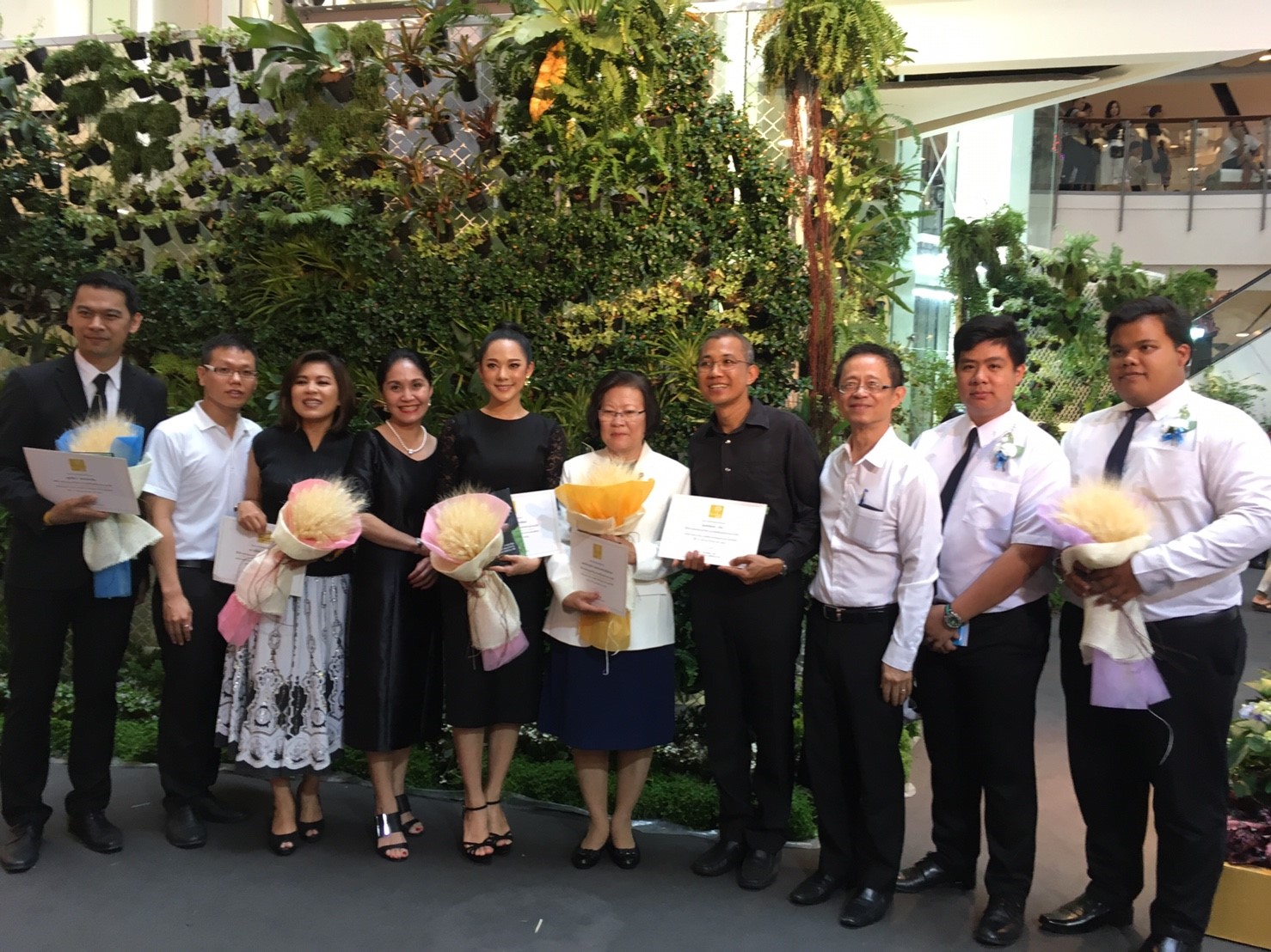 รับมอบใบประกาศเกียรติคุณ — 2 พฤษภาคม 2025 — สถาบันเทคโนโลยีจิตรลดา CDTI