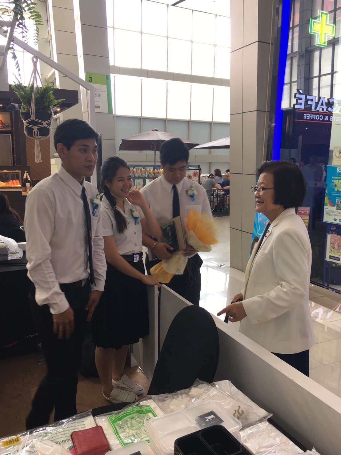 รับมอบใบประกาศเกียรติคุณ — 2 พฤษภาคม 2025 — สถาบันเทคโนโลยีจิตรลดา CDTI
