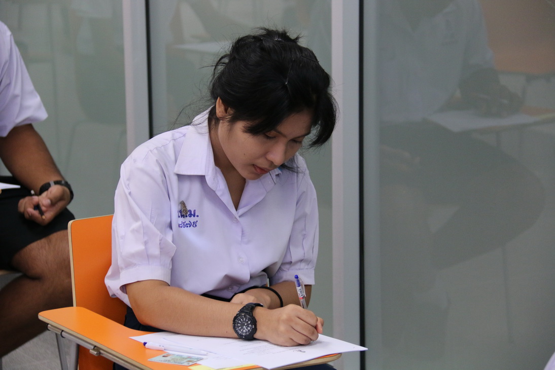บรรยากาศการสอบข้อเขียนของนักศึกษาที่สมัครสอบ ประจำปีการศึกษา 2558 &mdash; 8 สิงหาคม 2026 &mdash; สถาบันเทคโนโลยีจิตรลดา CDTI