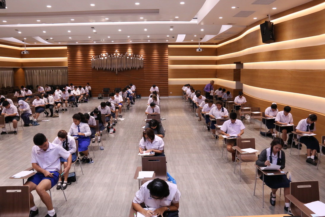 บรรยากาศการสอบข้อเขียนของนักศึกษาที่สมัครสอบ ประจำปีการศึกษา 2558 &mdash; 8 สิงหาคม 2026 &mdash; สถาบันเทคโนโลยีจิตรลดา CDTI