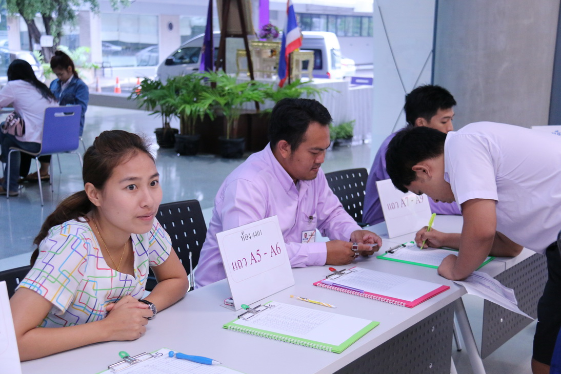 บรรยากาศการสอบข้อเขียนของนักศึกษาที่สมัครสอบ ประจำปีการศึกษา 2558 &mdash; 8 สิงหาคม 2026 &mdash; สถาบันเทคโนโลยีจิตรลดา CDTI