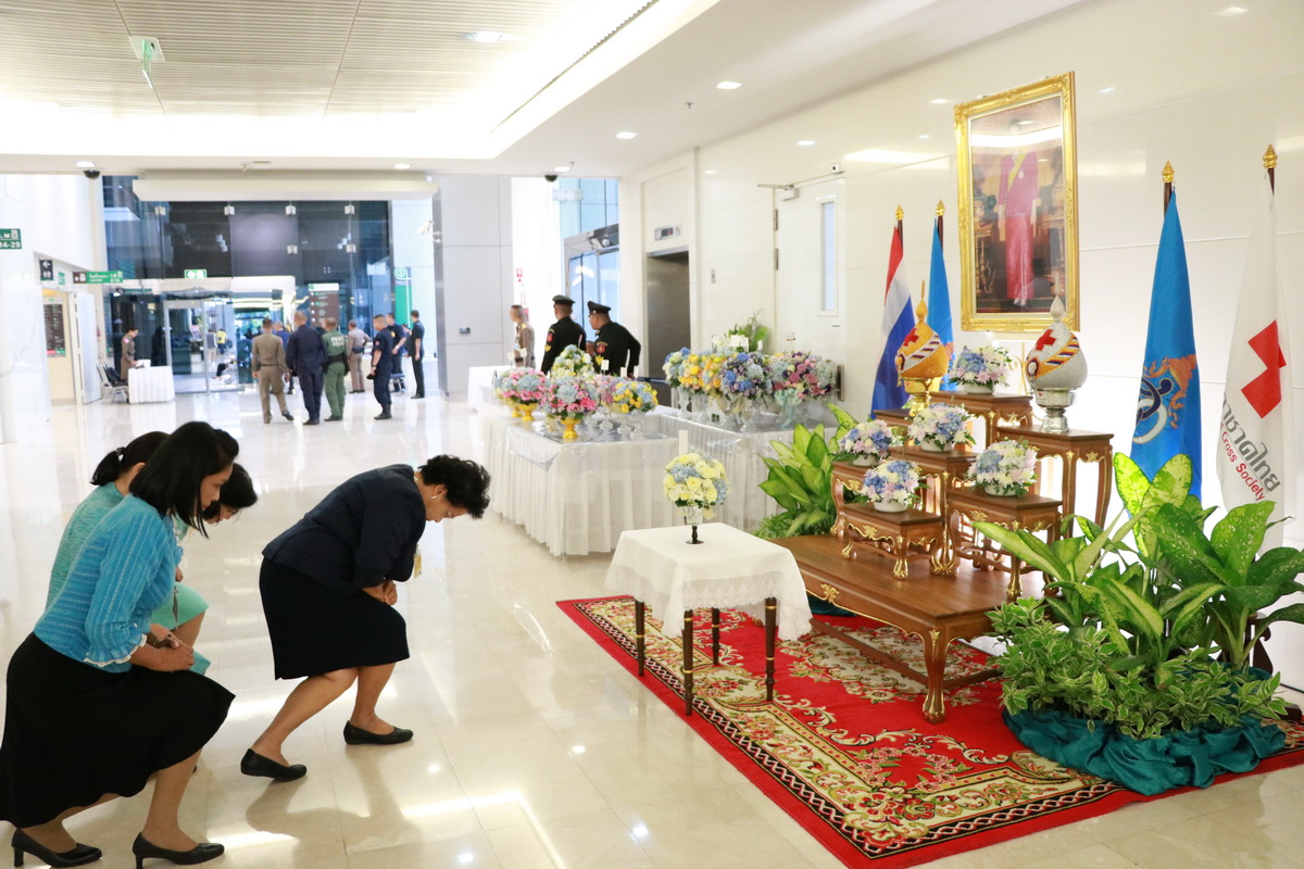 ถวายแจกันดอกไม้ &mdash; 11 กรกฎาคม 2026 &mdash; สถาบันเทคโนโลยีจิตรลดา CDTI