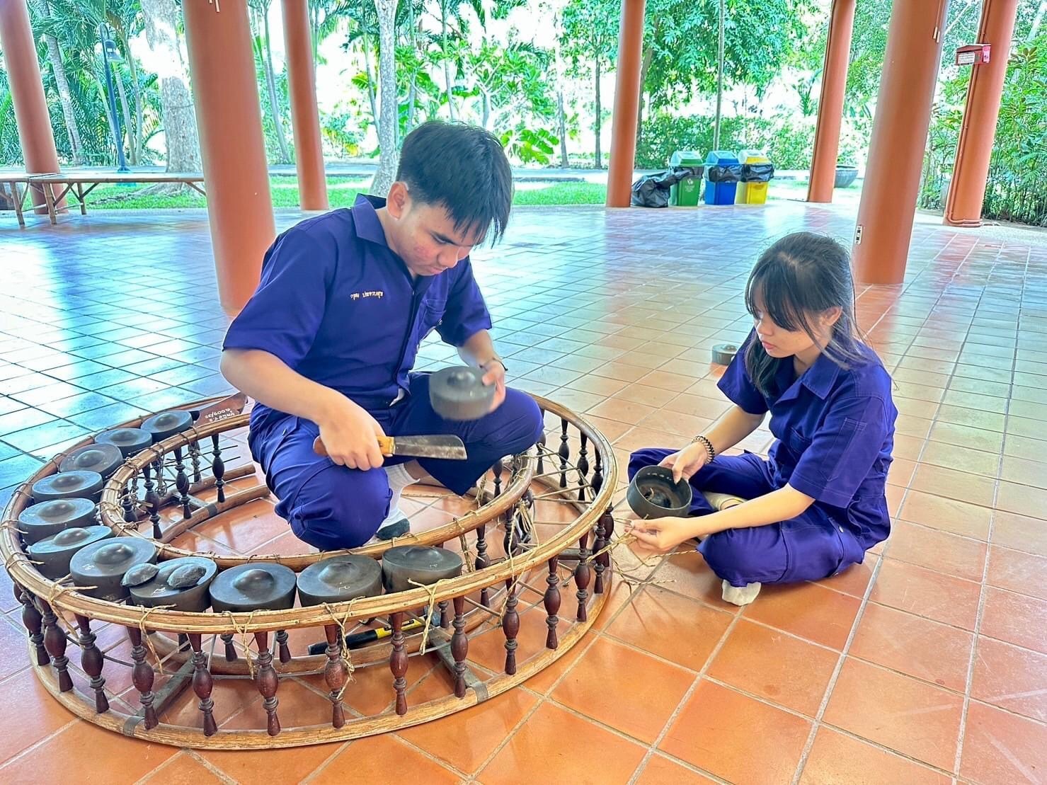 นักเรียนสาขาการสร้างเครื่องดนตรีไทย บริการวิชาการ — 2 พฤษภาคม 2025 — สถาบันเทคโนโลยีจิตรลดา CDTI