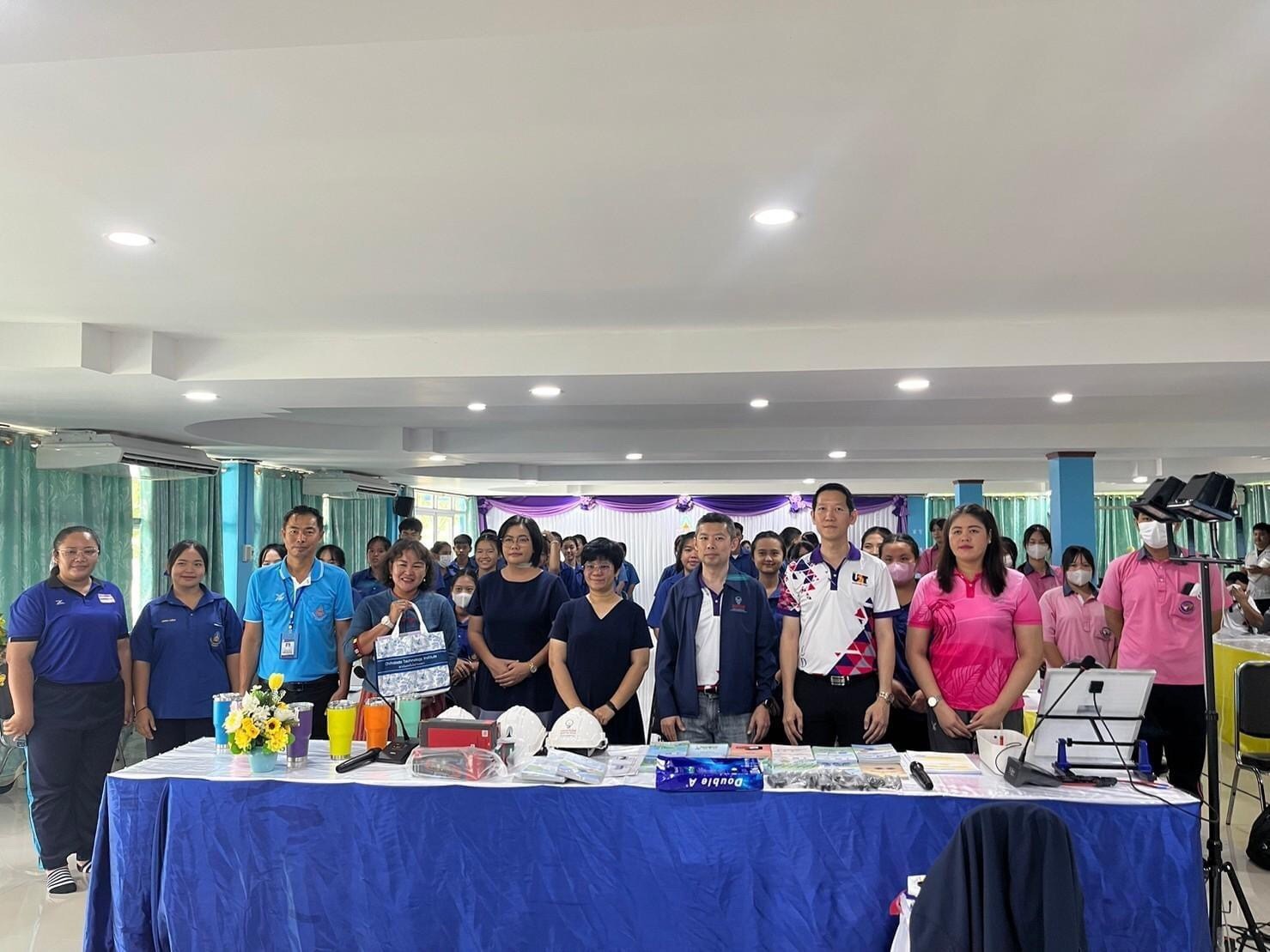 กิจกรรมบรรยายเชิงปฏิบัติการพื้นฐาน Solarcell — 1 พฤษภาคม 2025 — สถาบันเทคโนโลยีจิตรลดา CDTI