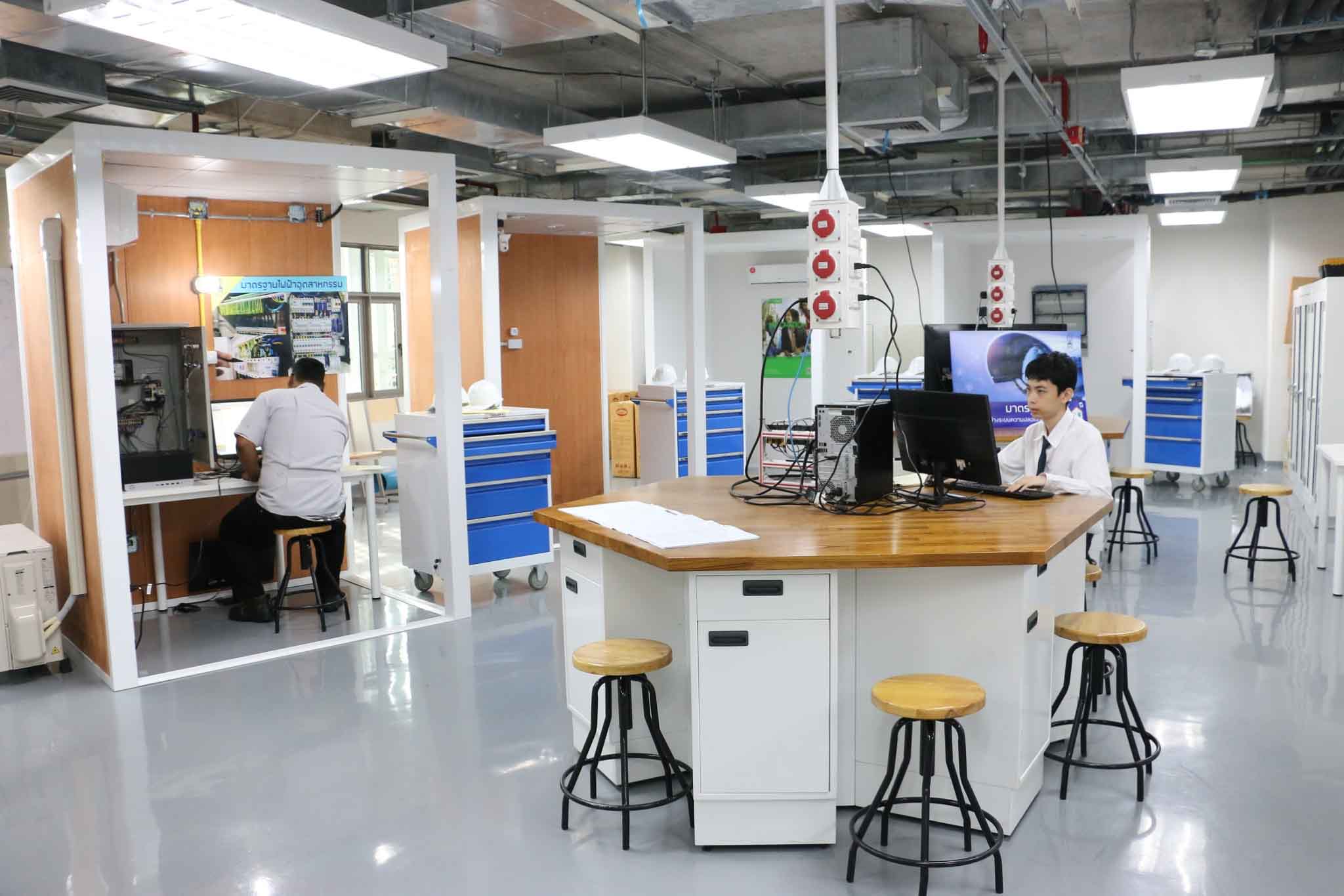 ต้อนรับคณะปลัดกระทรวง อว. — 5 พฤษภาคม 2025 — สถาบันเทคโนโลยีจิตรลดา CDTI