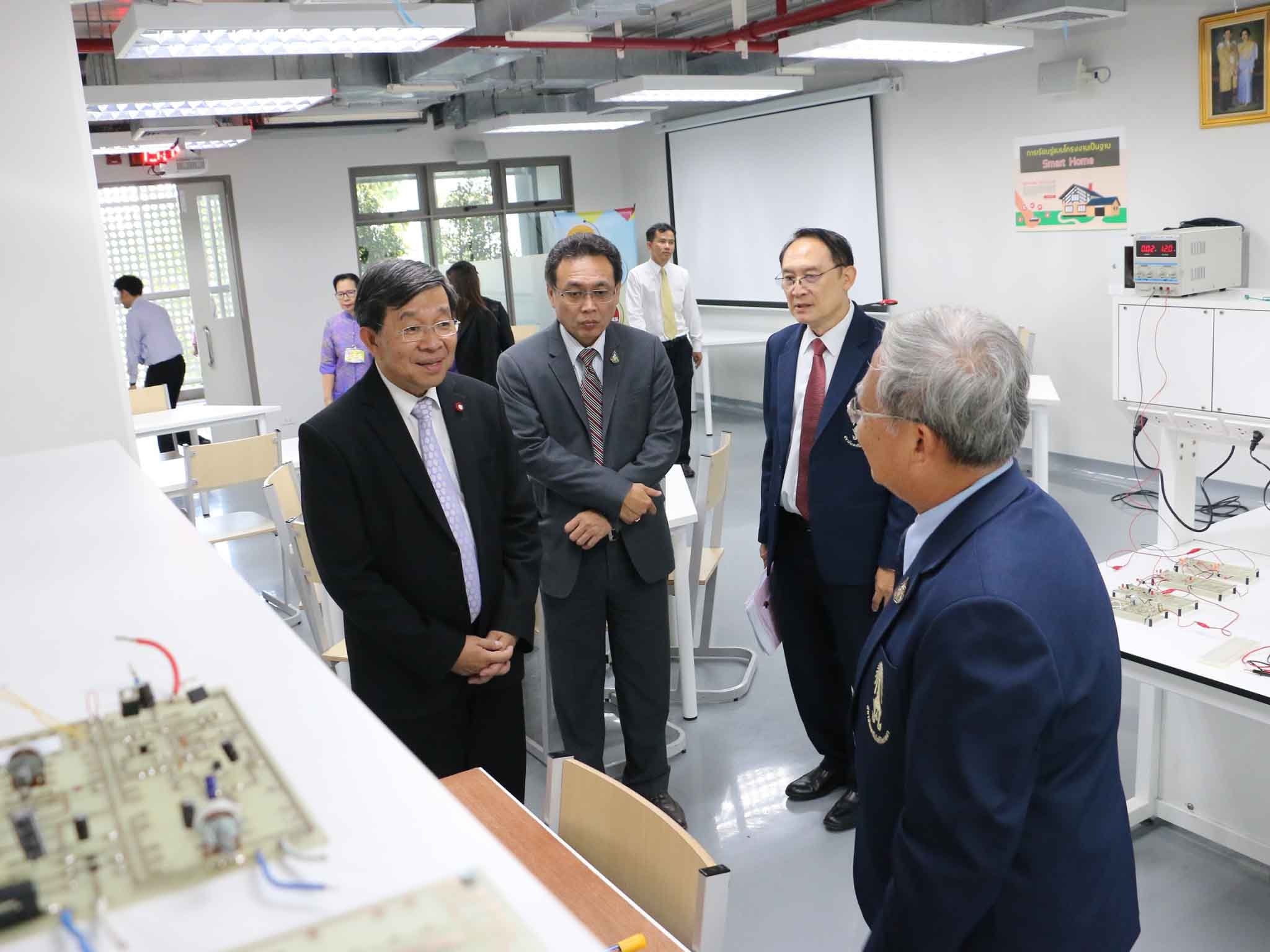 ต้อนรับคณะปลัดกระทรวง อว. — 5 พฤษภาคม 2025 — สถาบันเทคโนโลยีจิตรลดา CDTI