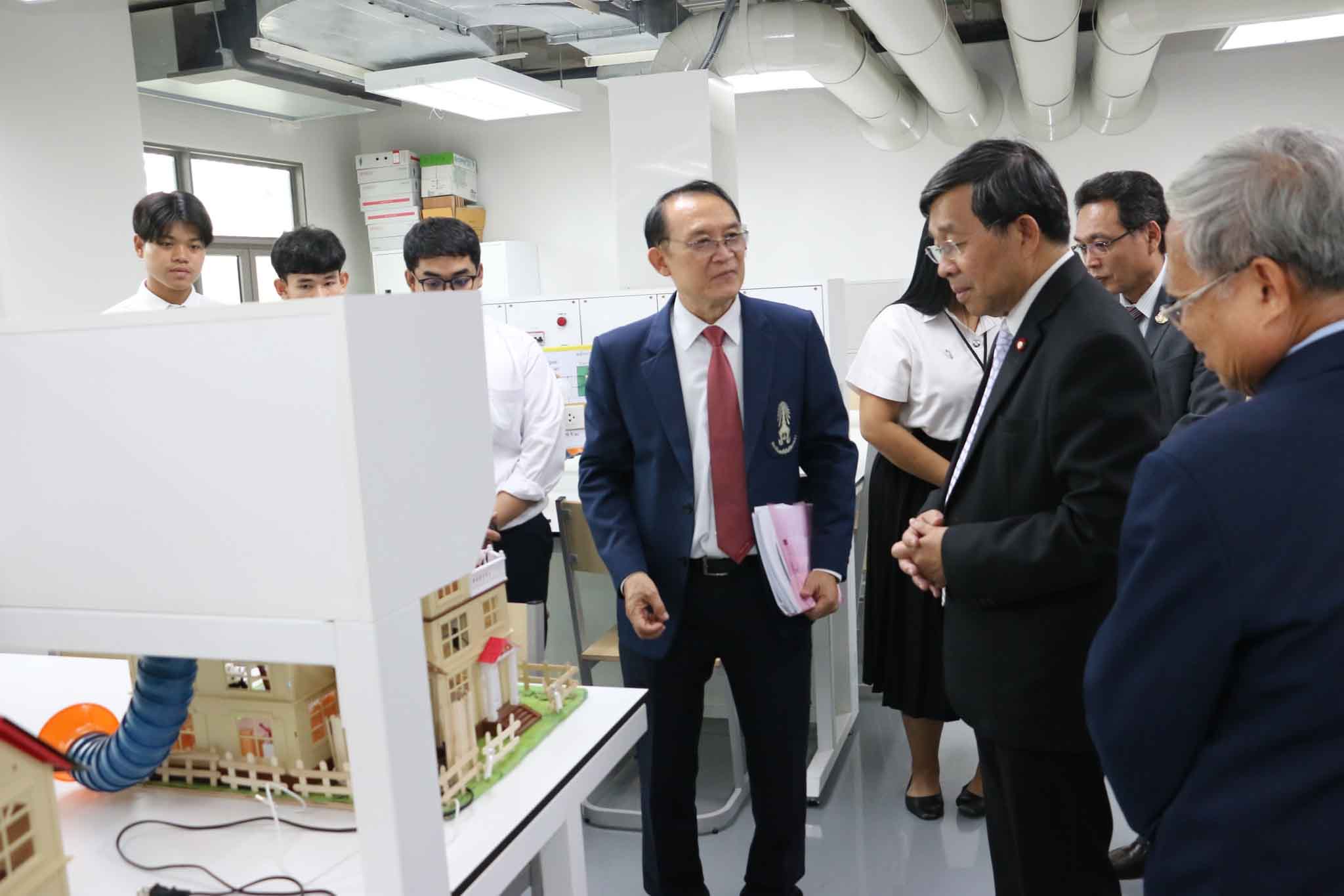 ต้อนรับคณะปลัดกระทรวง อว. — 5 พฤษภาคม 2025 — สถาบันเทคโนโลยีจิตรลดา CDTI