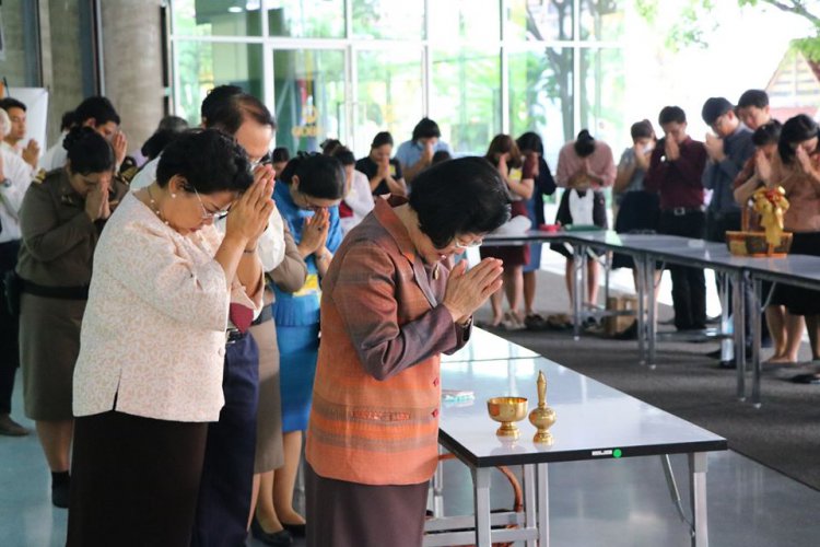 ทำบุญตักบาตรพระสงฆ์จากวัดเบญจมบพิตรดุสิตวนาราม — 5 พฤษภาคม 2025 — สถาบันเทคโนโลยีจิตรลดา CDTI