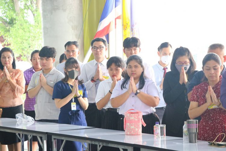 ทำบุญตักบาตรพระสงฆ์จากวัดเบญจมบพิตรดุสิตวนาราม — 5 พฤษภาคม 2025 — สถาบันเทคโนโลยีจิตรลดา CDTI