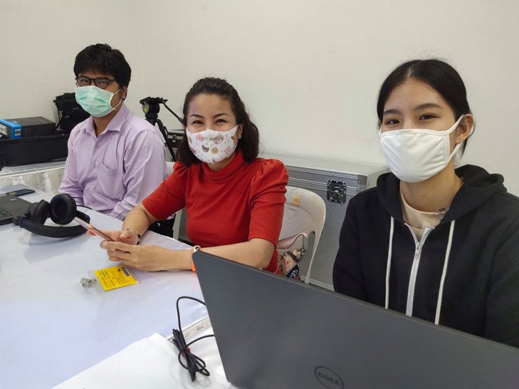 บรรยากาศเบื้องหลังการเตรียมการถ่ายทอดสด "คอร์สสอนทำอาหารออนไลน์" — 6 พฤษภาคม 2025 — สถาบันเทคโนโลยีจิตรลดา CDTI