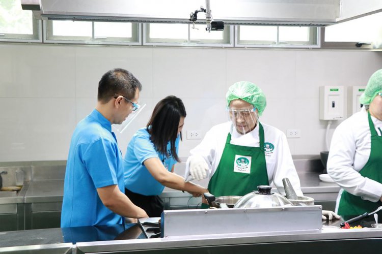 อธิการบดีสถาบันเทคโนโลยีจิตรลดา ให้สัมภาษณ์รายรายการ "กูรูคู่อร่อย" — 6 พฤษภาคม 2025 — สถาบันเทคโนโลยีจิตรลดา CDTI