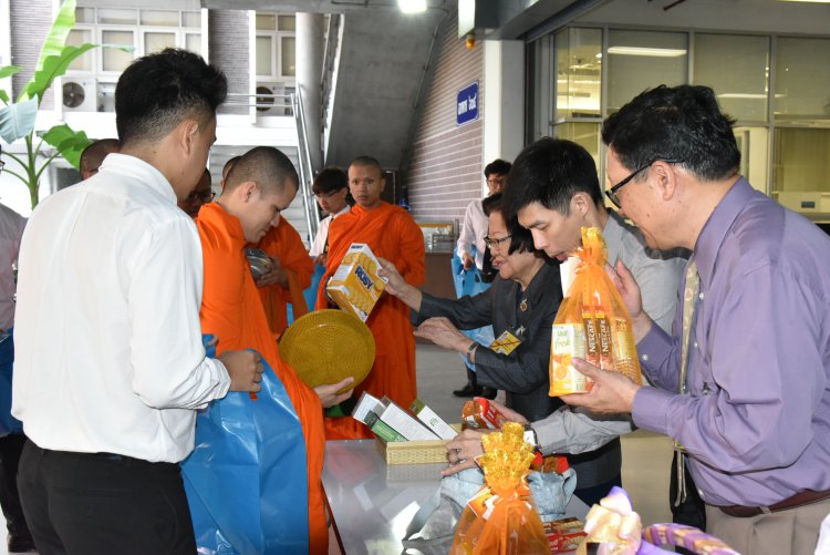 ทำบุญตักบาตร — 5 พฤษภาคม 2025 — สถาบันเทคโนโลยีจิตรลดา CDTI