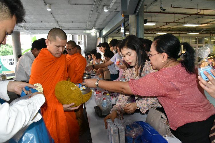 ทำบุญตักบาตร — 5 พฤษภาคม 2025 — สถาบันเทคโนโลยีจิตรลดา CDTI