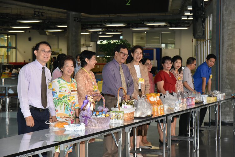 ทำบุญตักบาตร — 5 พฤษภาคม 2025 — สถาบันเทคโนโลยีจิตรลดา CDTI