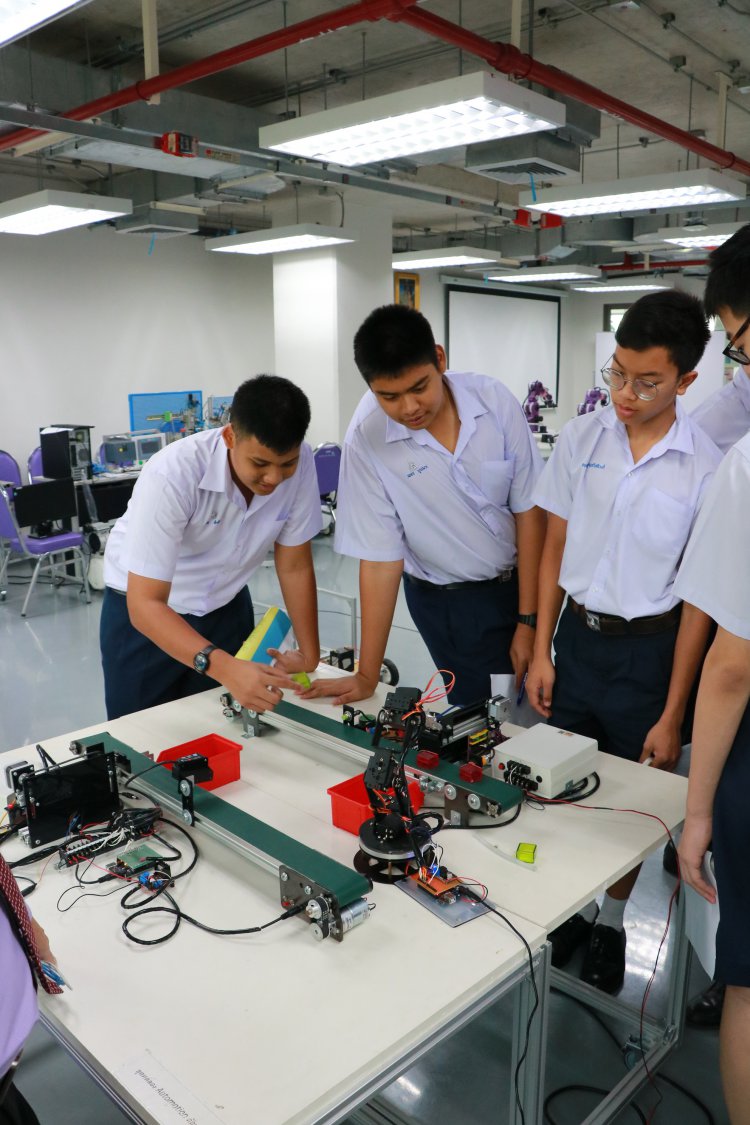ต้อนรับคณะนักเรียนโรงเรียนจิตรลดา — 9 พฤษภาคม 2025 — สถาบันเทคโนโลยีจิตรลดา CDTI