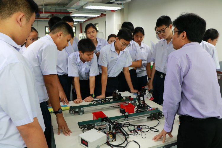 ต้อนรับคณะนักเรียนโรงเรียนจิตรลดา — 9 พฤษภาคม 2025 — สถาบันเทคโนโลยีจิตรลดา CDTI