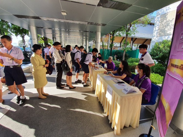 สร้างสรรค์ผลงานประเภทต่างๆกับศิลปินแห่งชาติและนานาชาติสัญจร 2563 — 25 เมษายน 2025 — สถาบันเทคโนโลยีจิตรลดา CDTI