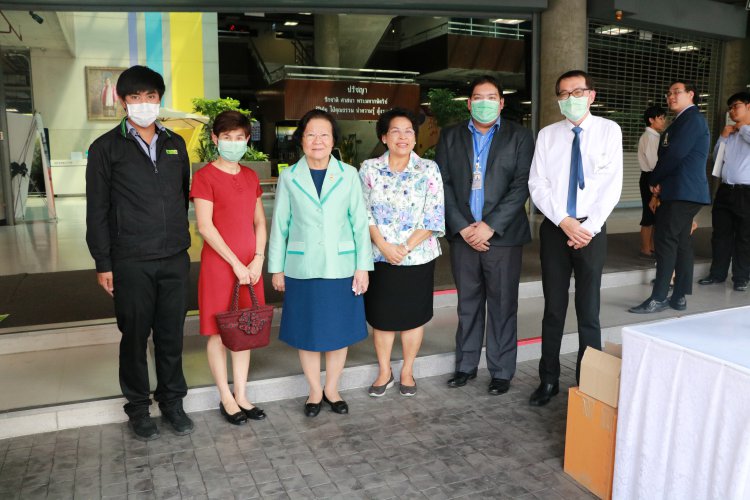 สถาบันเทคโนโลยีจิตรลดารับมอบอุปกรณ์เคมีภัณฑ์เครือไวท์กรุ๊ป — 5 พฤษภาคม 2025 — สถาบันเทคโนโลยีจิตรลดา CDTI