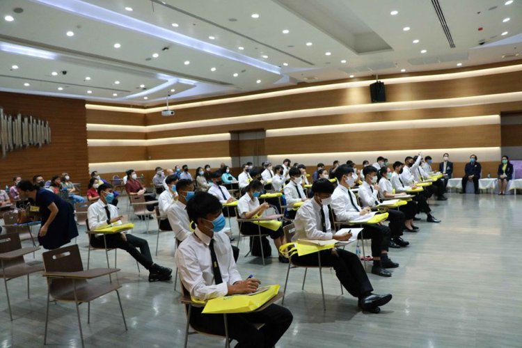 พิธีปฐมนิเทศนักศึกษาใหม่ คณะเทคโนโลยีดิจิทัล ปีการศึกษา 2563 — 6 พฤษภาคม 2025 — สถาบันเทคโนโลยีจิตรลดา CDTI