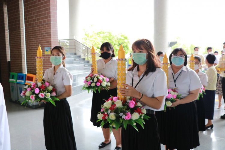 สจด. ถวายเทียนพรรษา เนื่องในวันเข้าพรรษา ณ อุโบสถ วัดเบญจมบพิตรดุสิตวนาราม ราชวรวิหาร — 6 พฤษภาคม 2025 — สถาบันเทคโนโลยีจิตรลดา CDTI