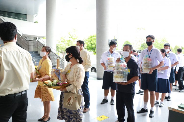 สจด. ถวายเทียนพรรษา เนื่องในวันเข้าพรรษา ณ อุโบสถ วัดเบญจมบพิตรดุสิตวนาราม ราชวรวิหาร — 6 พฤษภาคม 2025 — สถาบันเทคโนโลยีจิตรลดา CDTI