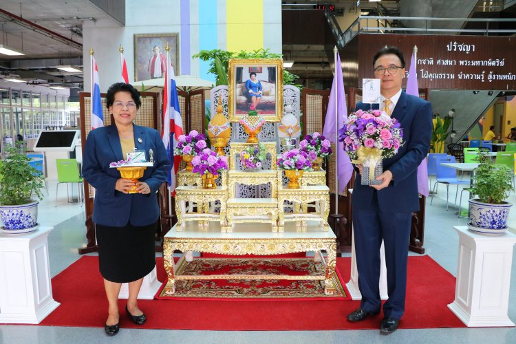 เนื่องในโอกาสวันคล้ายวันประสูติพระเจ้าวรวงศ์เธอ พระองค์เจ้าโสมสวลี กรมหมื่นสุทธนารีนาถ คณะผู้บริหารสถาบันเทคโนโลยีจิตรลดา เข้าถวายแจกันดอกไม้ และบัตรถวายพระพร ณ ศาลาดุสิดาลัย — 6 พฤษภาคม 2025 — สถาบันเทคโนโลยีจิตรลดา CDTI