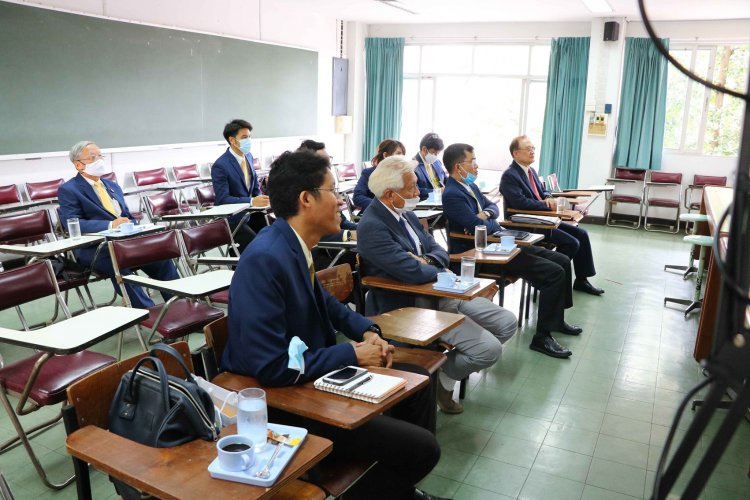 คณะเทคโนโลยีอุตสาหกรรม ดูงานห้องปฏิบัติการวิจัยพลังงานแสงอาทิตย์ มหาวิทยาลัยศิลปากร และบริษัท สามมิตรมอเตอร์สแมนูแฟคเจอริง จำกัด (มหาชน) — 6 พฤษภาคม 2025 — สถาบันเทคโนโลยีจิตรลดา CDTI