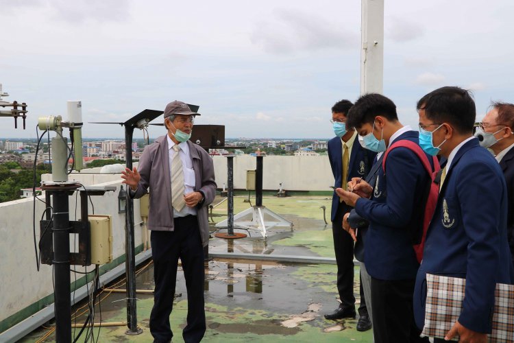 คณะเทคโนโลยีอุตสาหกรรม ดูงานห้องปฏิบัติการวิจัยพลังงานแสงอาทิตย์ มหาวิทยาลัยศิลปากร และบริษัท สามมิตรมอเตอร์สแมนูแฟคเจอริง จำกัด (มหาชน) — 6 พฤษภาคม 2025 — สถาบันเทคโนโลยีจิตรลดา CDTI