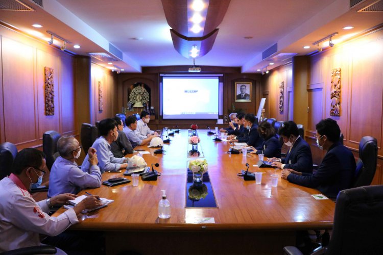 คณะเทคโนโลยีอุตสาหกรรม ดูงานห้องปฏิบัติการวิจัยพลังงานแสงอาทิตย์ มหาวิทยาลัยศิลปากร และบริษัท สามมิตรมอเตอร์สแมนูแฟคเจอริง จำกัด (มหาชน) — 6 พฤษภาคม 2025 — สถาบันเทคโนโลยีจิตรลดา CDTI