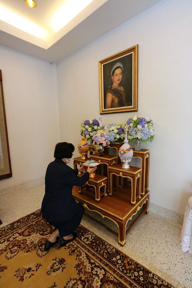 สถาบันเทคโนโลยีจิตรลดา ลงนามถวายพระพรและแจกันดอกไม้ เนื่องในโอกาสวันเฉลิมพระชนมพรรษาสมเด็จพระนางเจ้าสิริกิติ์ พระบรมราชินีนาถ พระบรมราชชนนีพันปีหลวง — 6 พฤษภาคม 2025 — สถาบันเทคโนโลยีจิตรลดา CDTI
