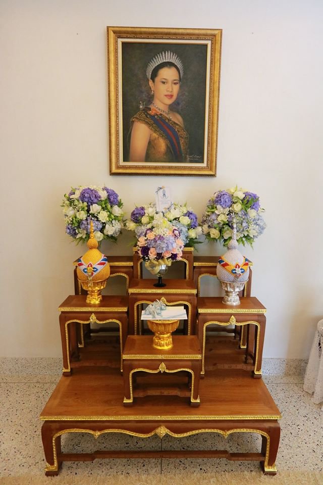 สถาบันเทคโนโลยีจิตรลดา ลงนามถวายพระพรและแจกันดอกไม้ เนื่องในโอกาสวันเฉลิมพระชนมพรรษาสมเด็จพระนางเจ้าสิริกิติ์ พระบรมราชินีนาถ พระบรมราชชนนีพันปีหลวง — 6 พฤษภาคม 2025 — สถาบันเทคโนโลยีจิตรลดา CDTI