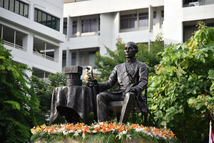 สถาบันเทคโนโลยีจิตรลดา ร่วมพิธีวางพานพุ่ม "วันวิทยาศาสตร์ไทย" — 6 พฤษภาคม 2025 — สถาบันเทคโนโลยีจิตรลดา CDTI